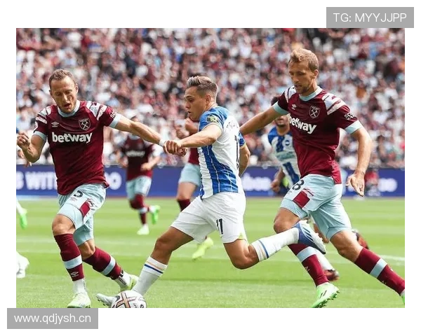 诺丁汉足球俱乐部最新阵容调整展现战术创新与年轻球员的崛起