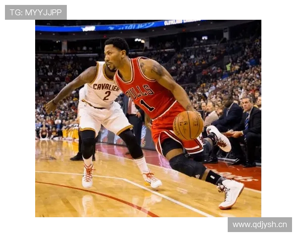 德里克罗斯靠无球跑位，替代单打制造内线错位提升效率